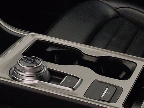 Used 2023 Ford Edge SEL image 26