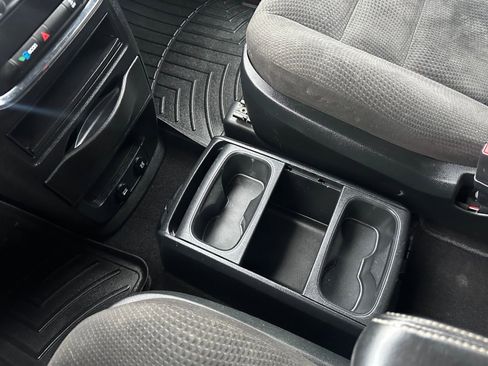 Used 2017 Dodge Grand Caravan SE image 19