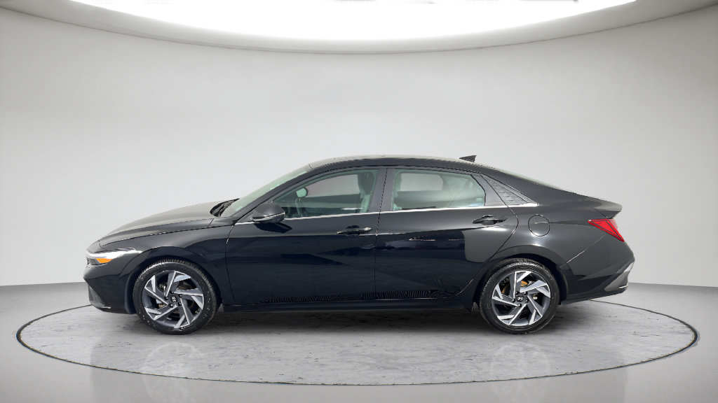 Used 2024 Hyundai Elantra Limited FWD image 13