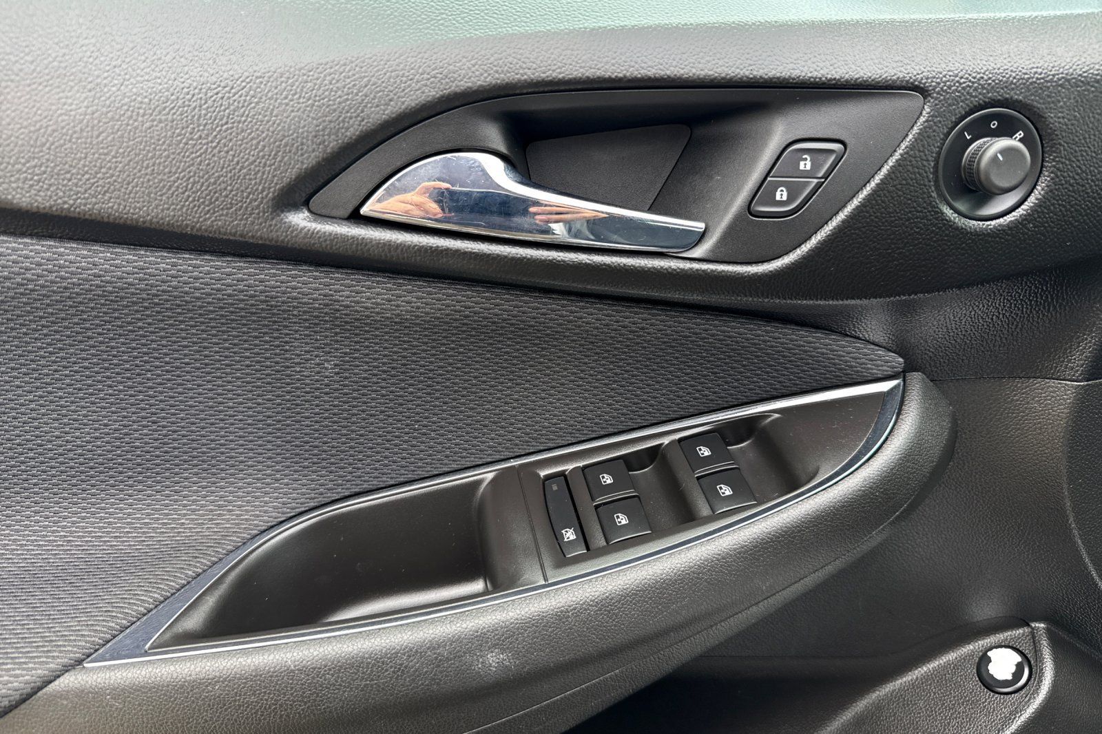 Used 2017 Chevrolet Cruze LT FWD image 11