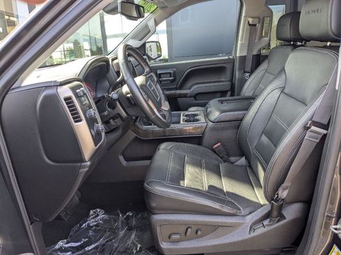 Used 2016 GMC Sierra 1500 Denali w/ Enhanced Driver Alert Package AWD/4WD image 16
