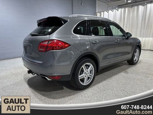 Used 2014 Porsche Cayenne S AWD/4WD image 3