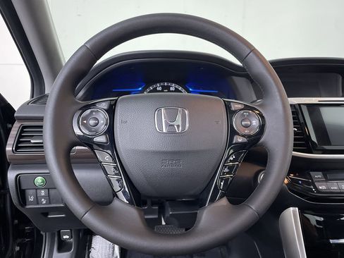Used 2017 Honda Accord EX-L image 13