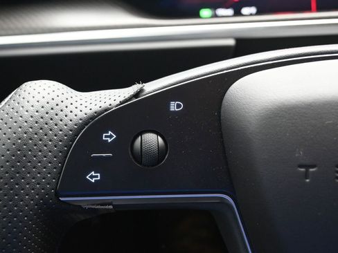 Used 2022 Tesla Model S Plaid image 15