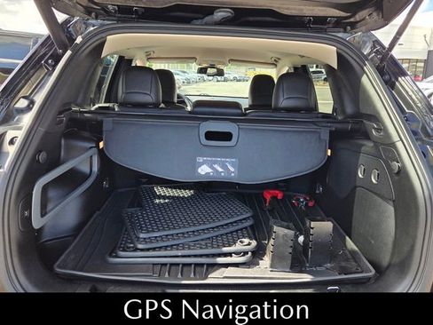 Used 2018 Jeep Cherokee Trailhawk w/ Quick Order Package 27L image 10