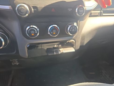 Used 2019 RAM 1500 Big Horn AWD/4WD image 28