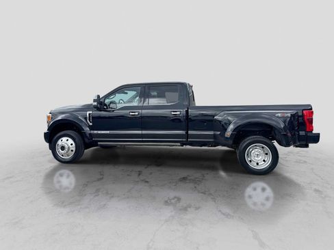 Certified 2019 Ford F450 Platinum w/ Platinum Ultimate Package AWD/4WD image 3