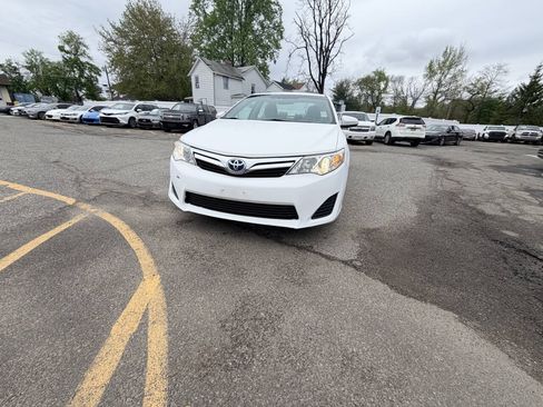 Used 2012 Toyota Camry LE FWD image 63