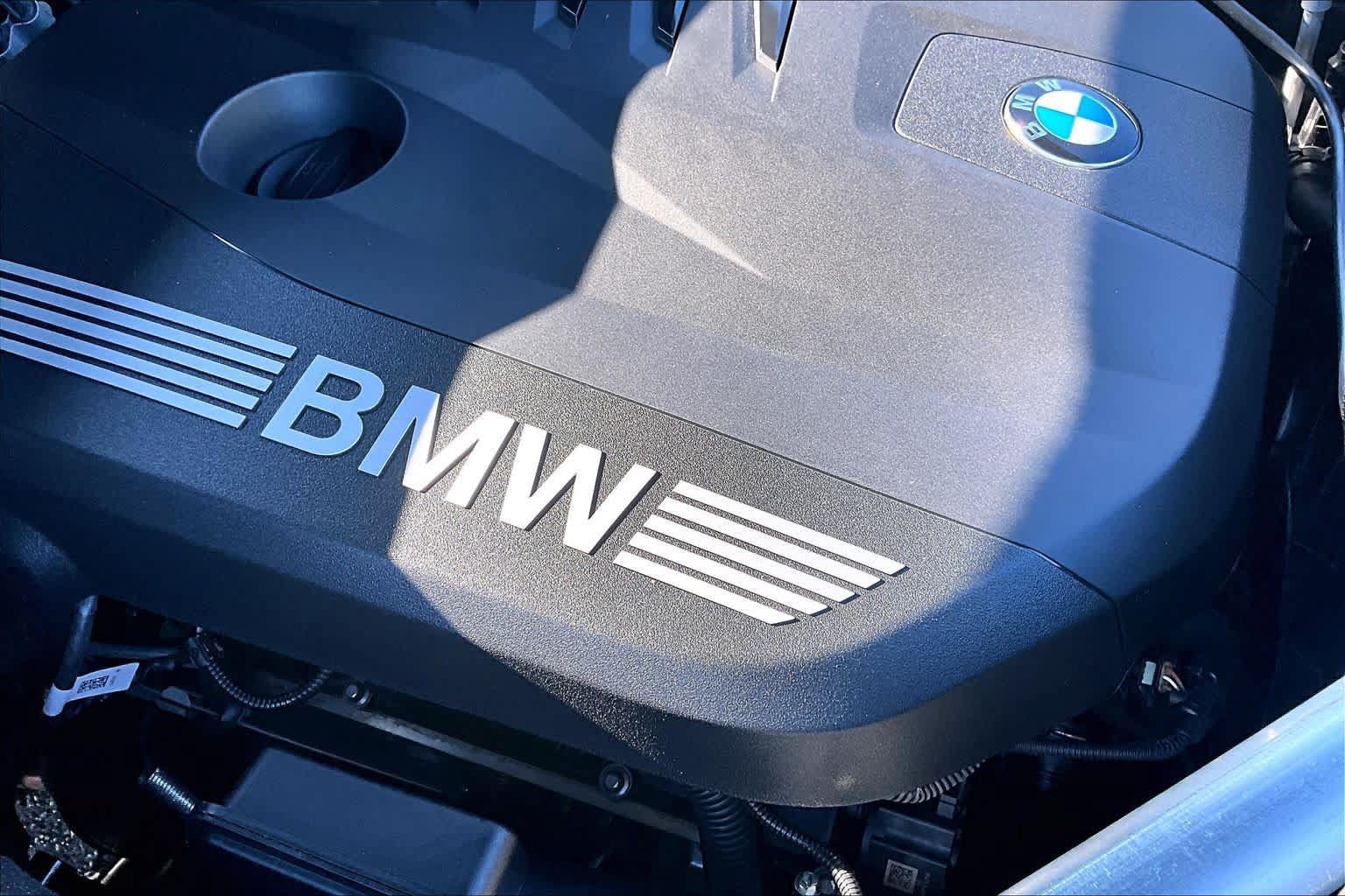 Used 2025 BMW X7 xDrive40i w/ M Sport Package AWD/4WD image 33