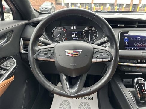 Used 2020 Cadillac XT4 Premium Luxury image 37
