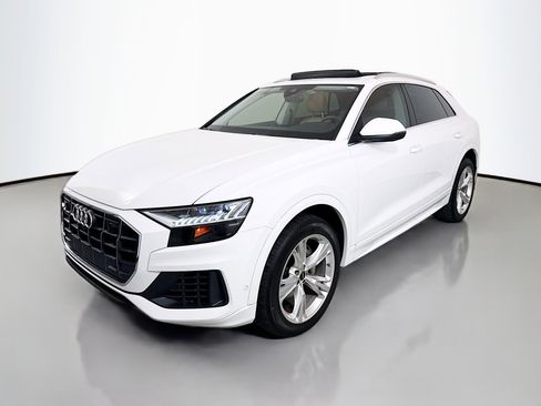 Used 2023 Audi Q8 Premium w/ Convenience Package image 3
