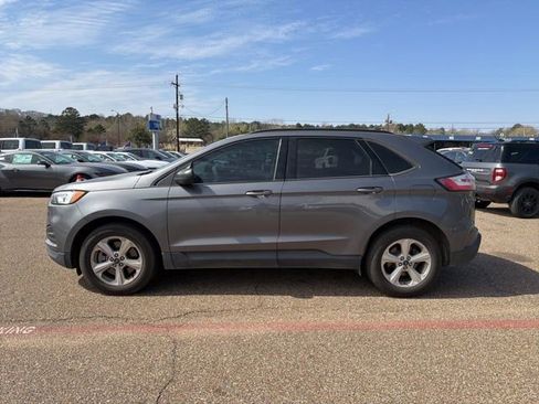 Certified 2021 Ford Edge SE image 6