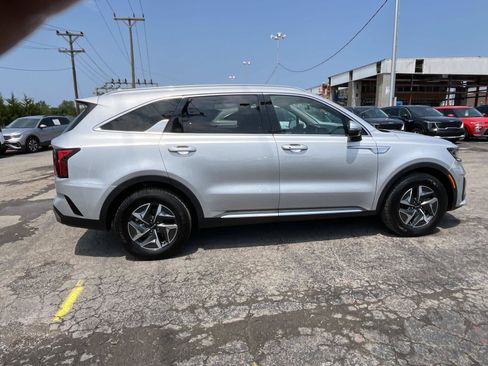 Used 2022 Kia Sorento S FWD image 8