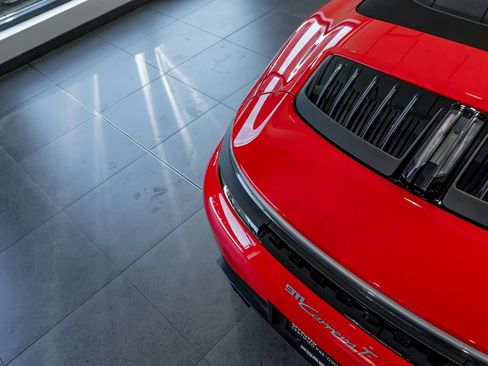 Certified 2025 Porsche 911 Carrera T RWD image 32