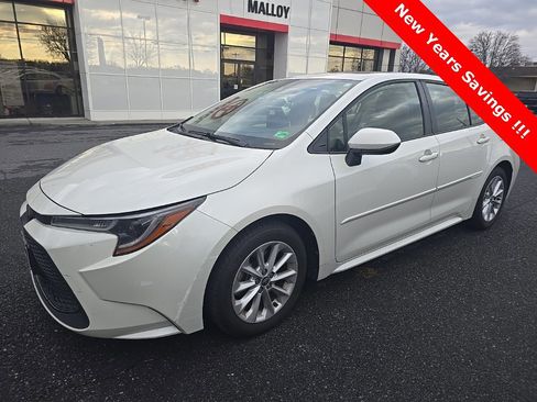 Used 2020 Toyota Corolla LE image 1