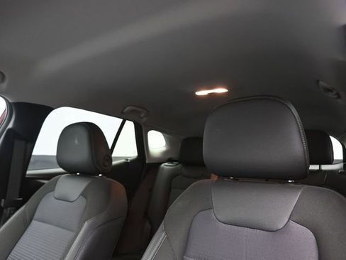 Used 2025 Chevrolet Trax LT image 27