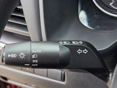 Used 2023 Nissan Rogue SV FWD image 12