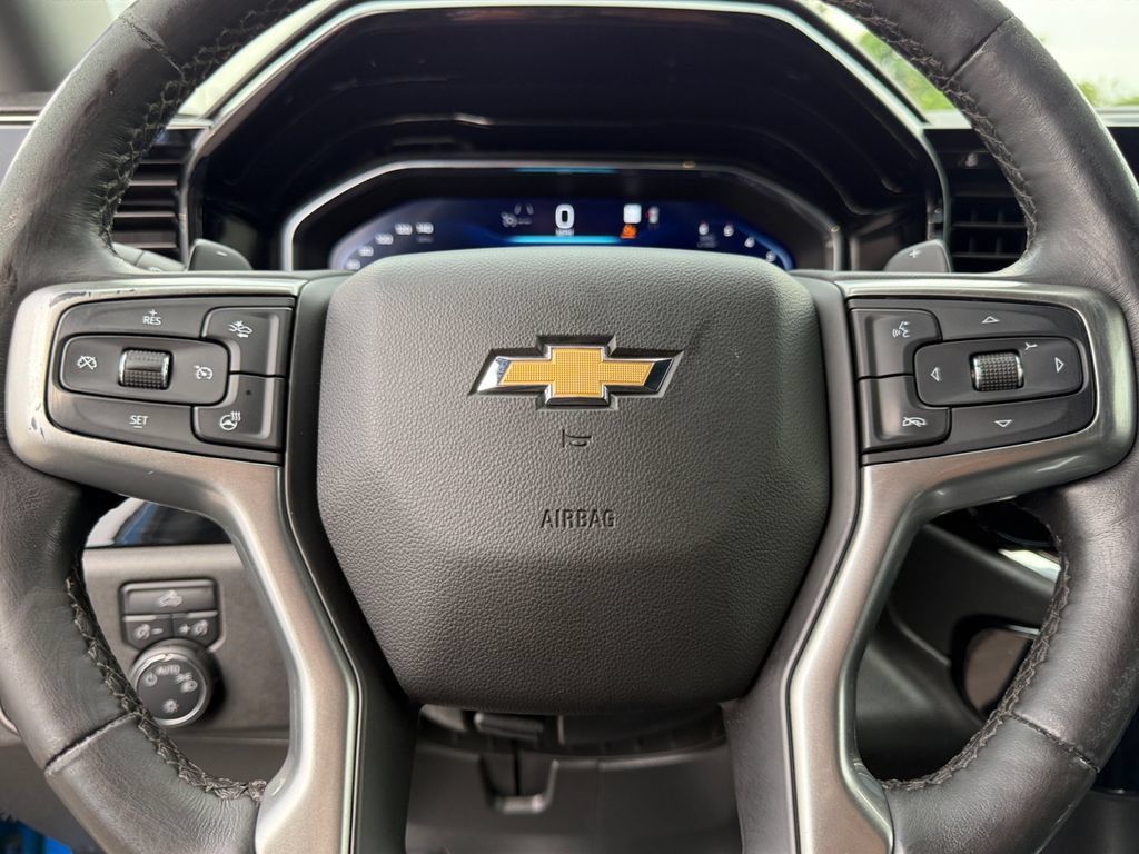 Used 2022 Chevrolet Silverado 1500 LT AWD/4WD image 20