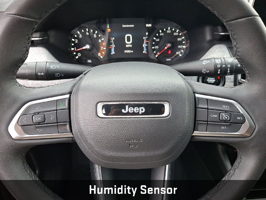 Used 2025 Jeep Compass Latitude w/ Sun & Sound Group AWD/4WD image 19