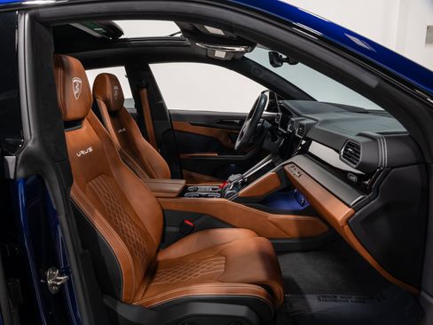 Used 2023 Lamborghini Urus S AWD/4WD image 57