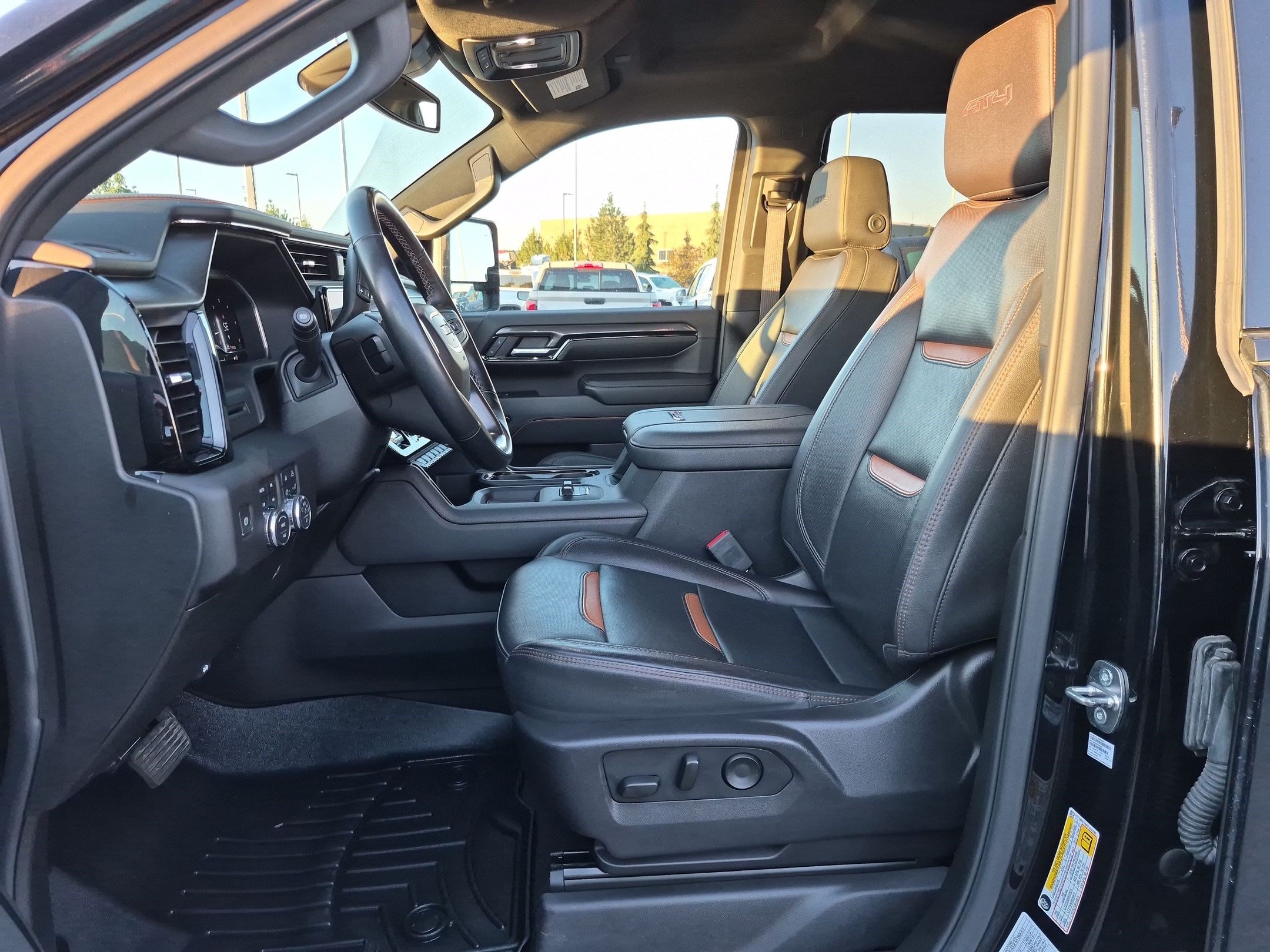 Used 2024 GMC Sierra 2500 AT4 AWD/4WD image 15
