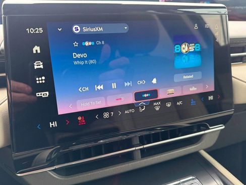 Certified 2024 Lincoln Nautilus Reserve image 16