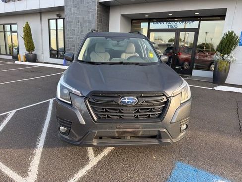 Used 2023 Subaru Forester Premium AWD/4WD image 2