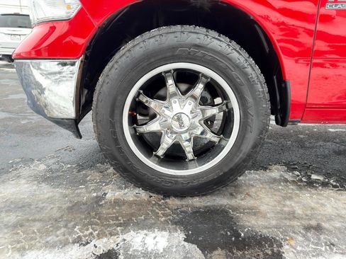 Used 2020 RAM 1500 Classic SLT AWD/4WD image 11