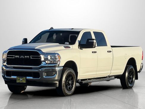 Used 2024 RAM 2500 Tradesman w/ Chrome Appearance Group image 9