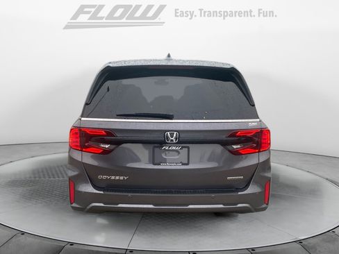 Certified 2026 Honda Odyssey Touring image 8