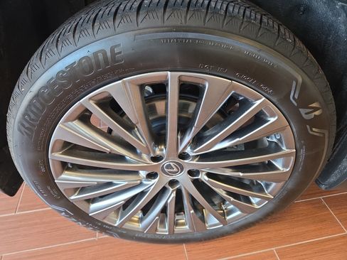 Certified 2025 Lexus RX 450h 450h+ Luxury w/ Convenience Package image 9