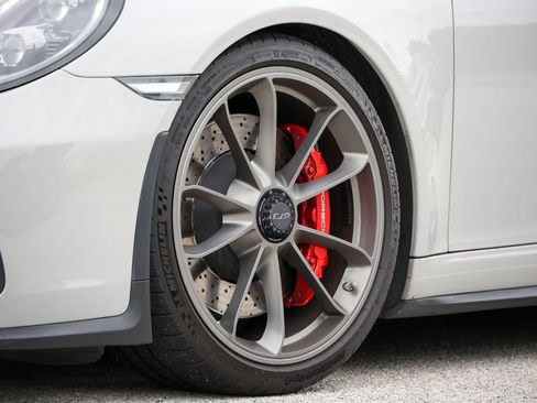 Certified 2018 Porsche 911 GT3 RWD image 10