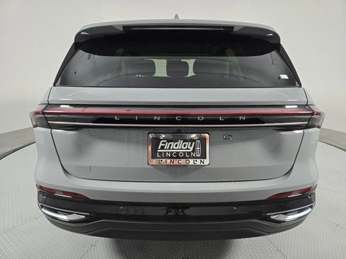 New 2026 Lincoln Nautilus Premier image 5