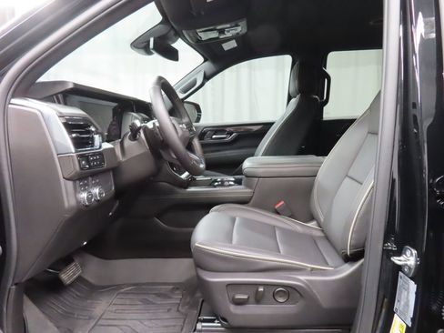 Used 2026 GMC Yukon Elevation AWD/4WD image 12