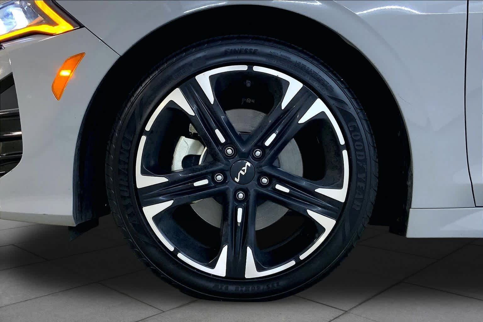 Used 2022 Kia K5 GT-Line w/ GT-Line Awd Premium Package image 10
