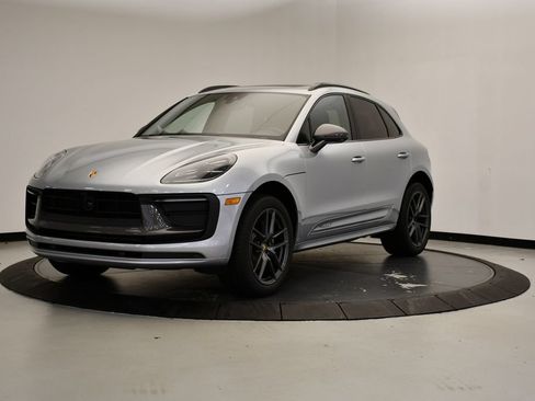 Certified 2026 Porsche Macan Turbo AWD/4WD image 1