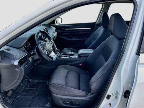 Used 2019 Nissan Altima 2.5 SV FWD image 17