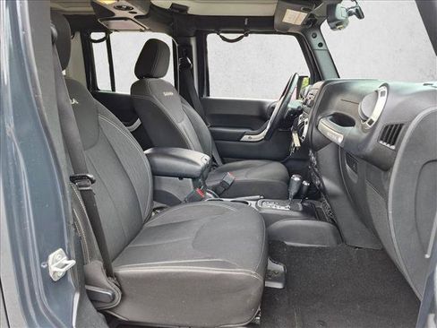 Used 2016 Jeep Wrangler Unlimited Sahara AWD/4WD image 19