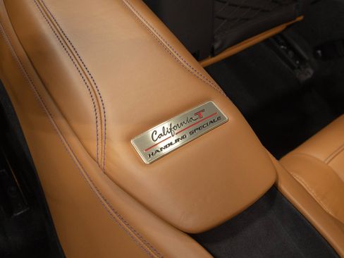 Used 2017 Ferrari California T RWD image 45