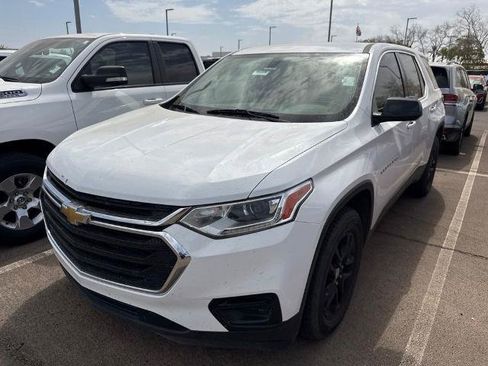 Used 2019 Chevrolet Traverse LS FWD image 2