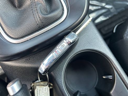 Used 2025 Kia Soul LX w/ LX Technology Package image 28