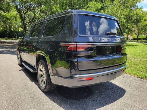 Used 2022 Jeep Wagoneer Series II RWD image 5