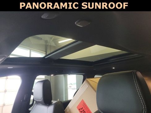 New 2025 Chrysler Pacifica Select w/ Fav Edition Package image 33