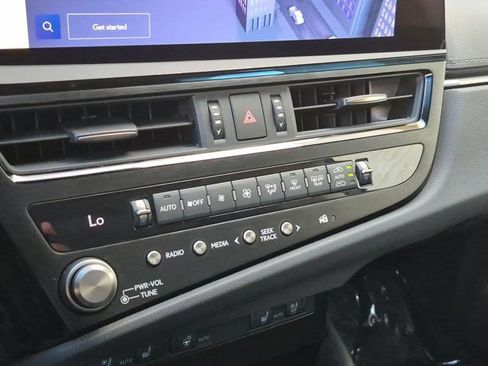 Used 2025 Lexus ES 300h w/ Premium Package FWD image 26