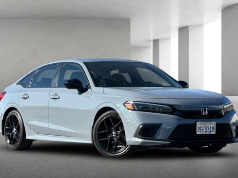 Used 2023 Honda Civic Sport image 1