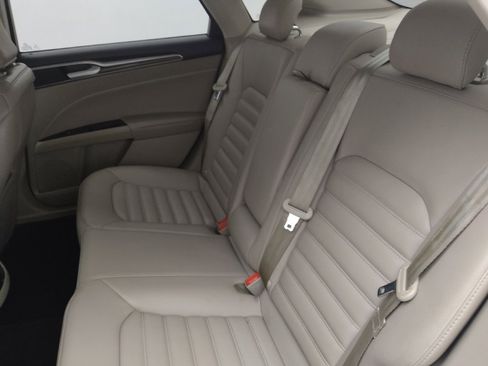 Used 2020 Ford Fusion SEL FWD image 18