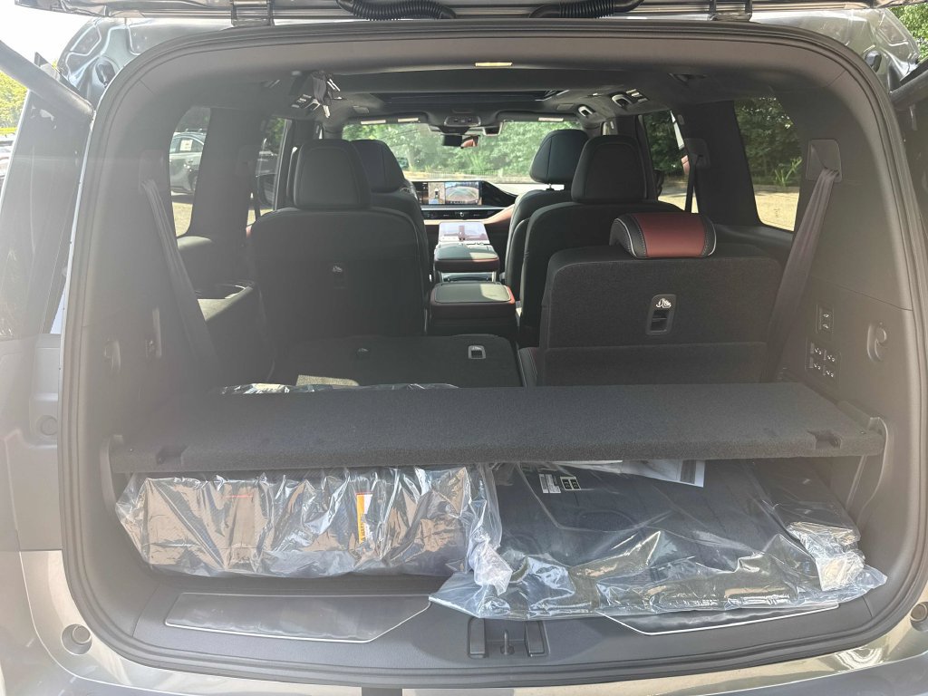 New 2027 INFINITI QX80 Autograph w/ Premium Cargo Package AWD/4WD image 31