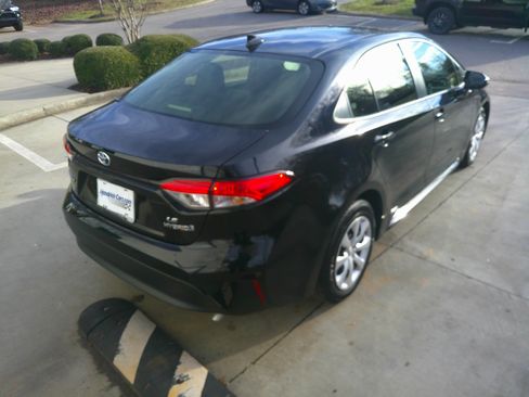 Used 2024 Toyota Corolla LE image 15