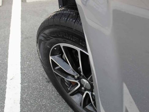 Used 2016 Dodge Grand Caravan SXT FWD image 34