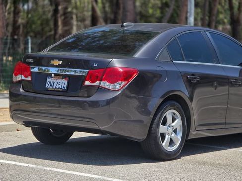 Used 2016 Chevrolet Cruze LT w/ Technology Package FWD image 10